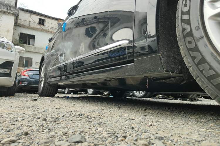 Used Ford Taurus 2019 EcoBoost 245 Comfort Edition Right Side Sill