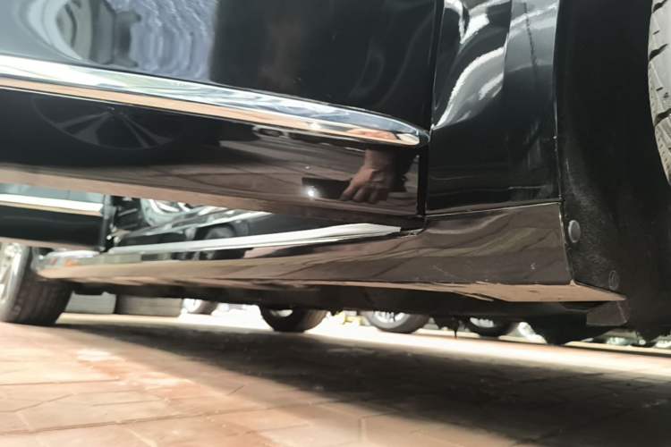 Used Ford Taurus 2019 EcoBoost 245 Premium Edition Right Side Sill