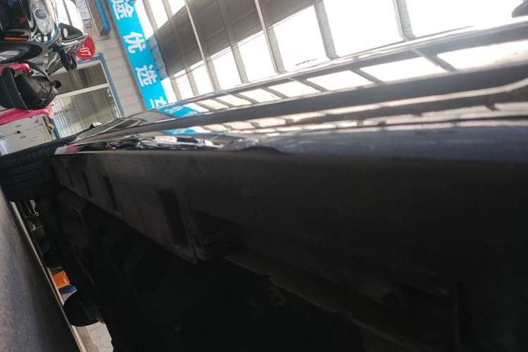 Used Ford Taurus 2019 EcoBoost 245 Premium Edition Right Side Sill