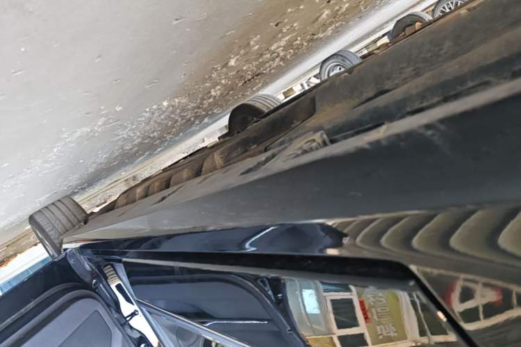 Used Ford Taurus 2019 EcoBoost 245 Premium Edition Right Side Sill