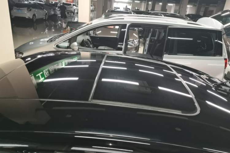 Used Ford Taurus 2019 EcoBoost 245 Premium Edition Roof