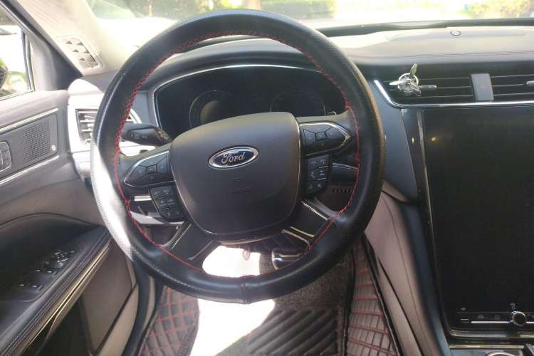Used Ford Taurus 2019 EcoBoost 245 Premium Edition Steering Wheel