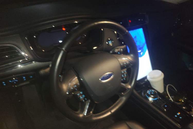 Used Ford Taurus 2019 EcoBoost 245 Premium Edition Steering Wheel