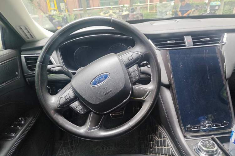 Used Ford Taurus 2019 EcoBoost 245 Premium Edition Steering Wheel