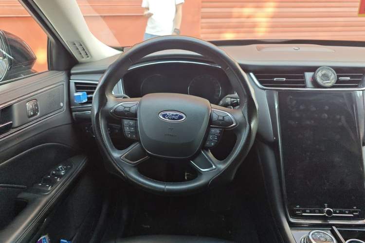 Used Ford Taurus 2019 EcoBoost 245 Premium Edition Steering Wheel