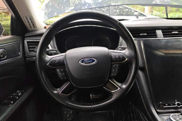 Used Ford Taurus 2019 EcoBoost 245 Premium Edition Steering Wheel