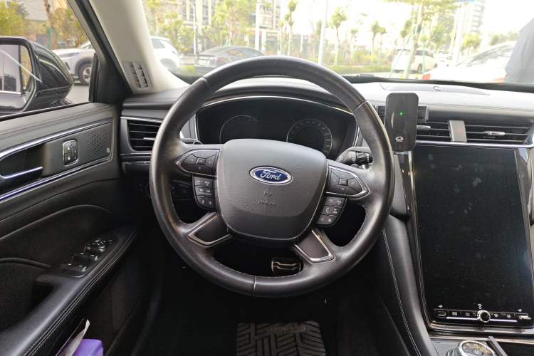 Used Ford Taurus 2019 EcoBoost 245 Premium Edition Steering Wheel