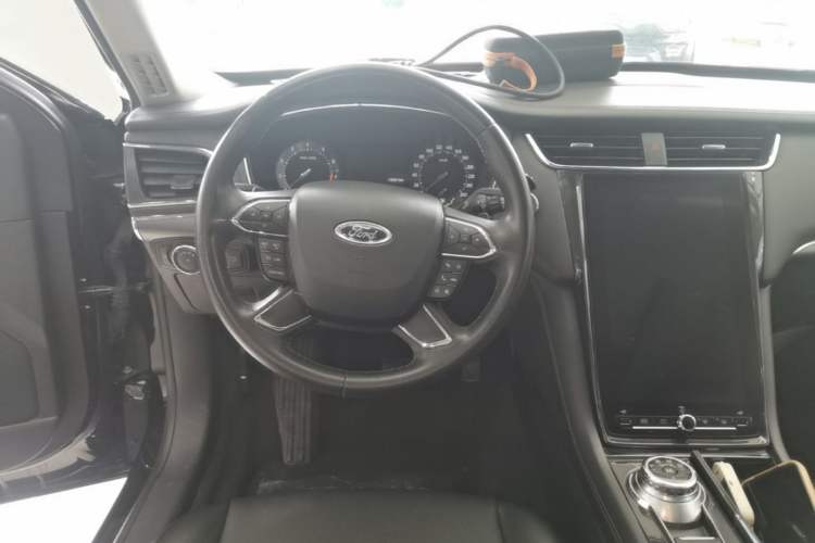 Used Ford Taurus 2019 EcoBoost 245 Comfort Edition Steering Wheel