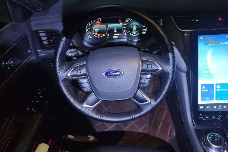 Used Ford Taurus 2019 EcoBoost 245 Vignale Deluxe Edition Steering Wheel