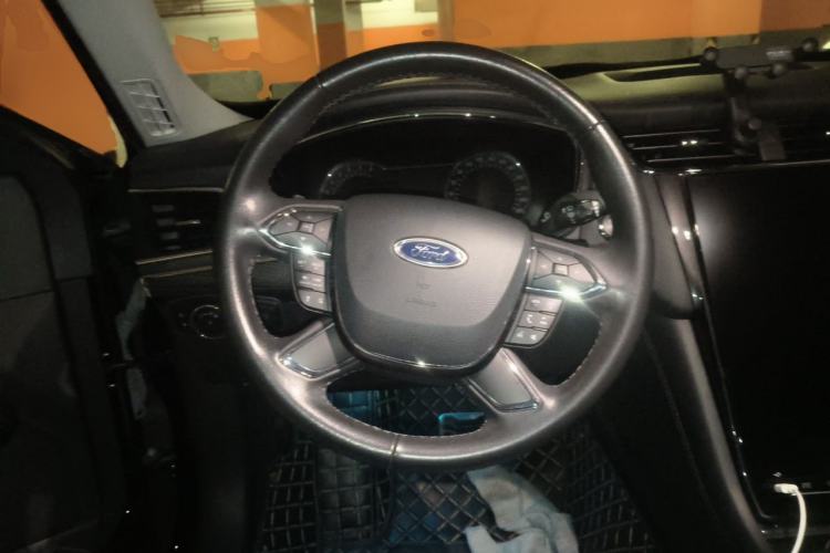 Used Ford Taurus 2019 EcoBoost 245 Premium Edition Steering Wheel