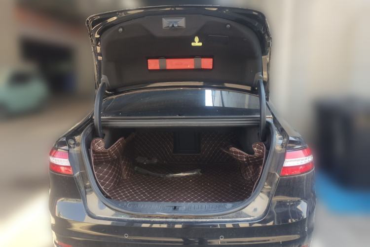 Used Ford Taurus 2019 EcoBoost 245 Premium Edition Trunk