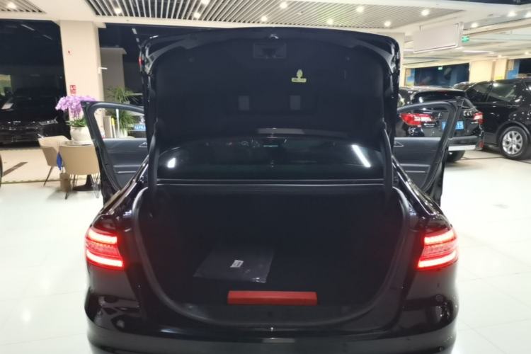 Used Ford Taurus 2019 EcoBoost 245 Premium Edition Trunk