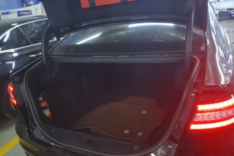 Used Ford Taurus 2019 EcoBoost 245 Premium Edition Trunk