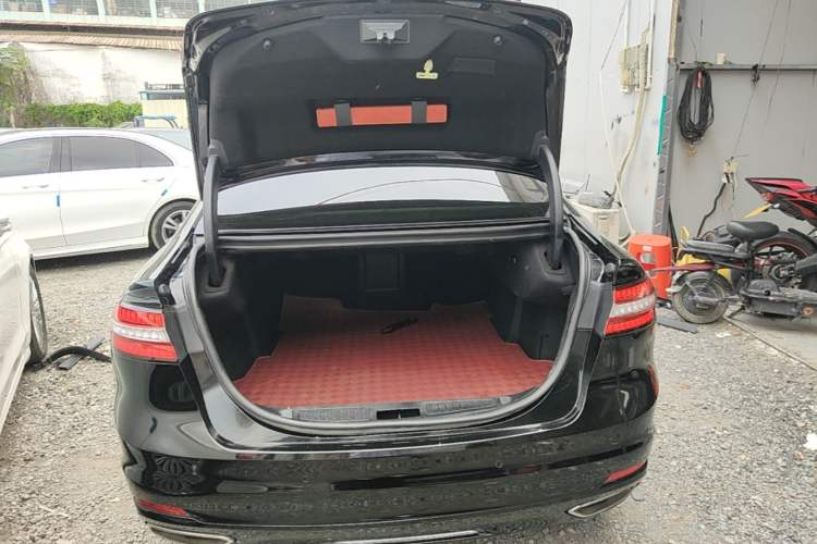 Used Ford Taurus 2019 EcoBoost 245 Premium Edition Trunk