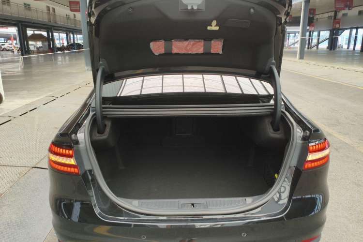Used Ford Taurus 2019 EcoBoost 245 Comfort Edition Trunk