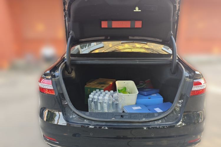Used Ford Taurus 2019 EcoBoost 245 Premium Edition Trunk