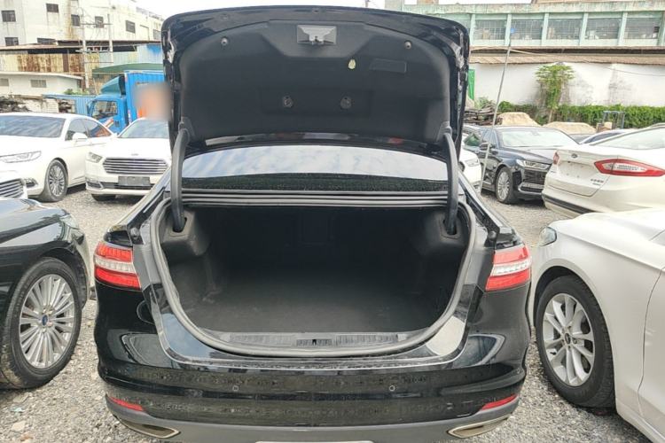 Used Ford Taurus 2019 EcoBoost 245 Comfort Edition Trunk
