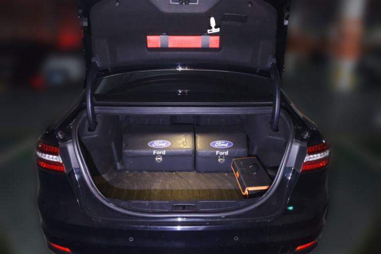 Used Ford Taurus 2019 EcoBoost 245 Vignale Deluxe Edition Trunk