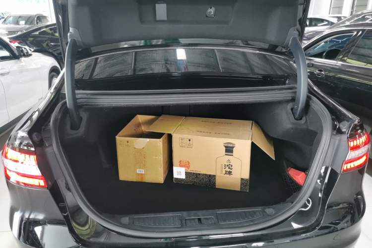 Used Ford Taurus 2019 EcoBoost 245 Comfort Edition Trunk