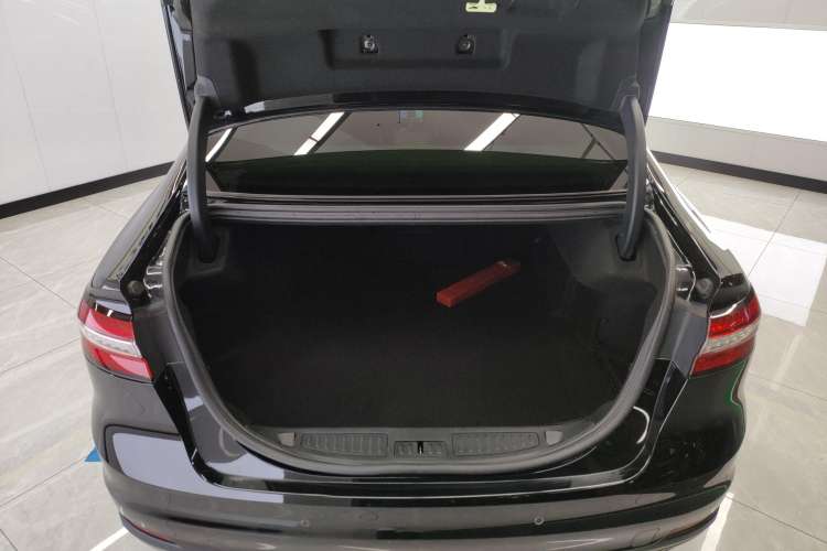 Used Ford Taurus 2019 EcoBoost 245 Comfort Edition Trunk