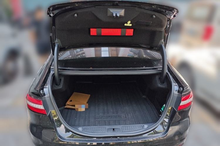 Used Ford Taurus 2019 EcoBoost 245 Premium Edition Trunk