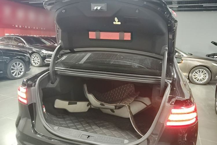 Used Ford Taurus 2019 EcoBoost 245 Premium Edition Trunk