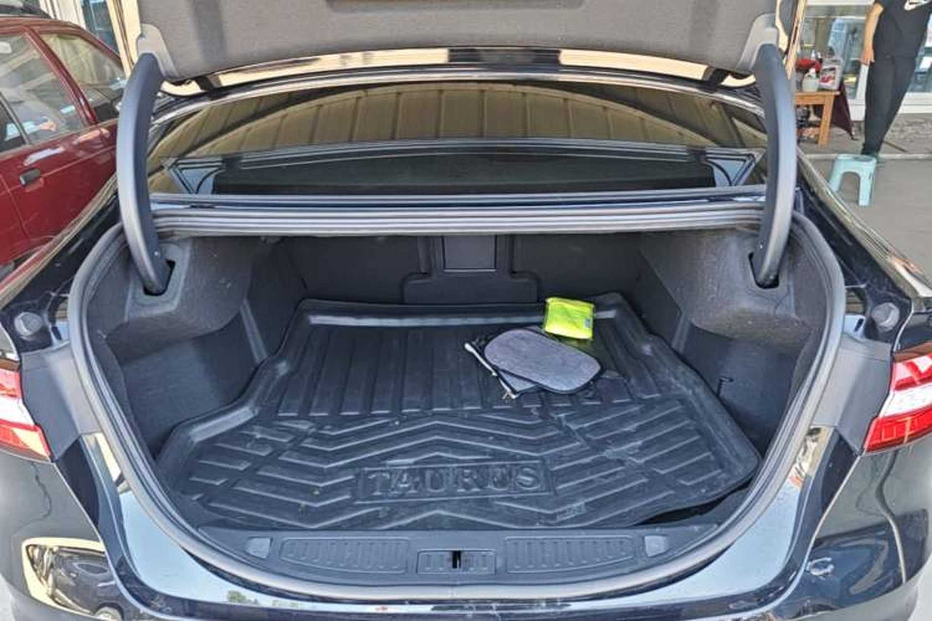 Used Ford Taurus 2019 EcoBoost 245 Premium Edition Trunk