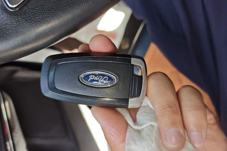 Used Ford Taurus 2019 EcoBoost 245 Premium Edition Vehicle Key