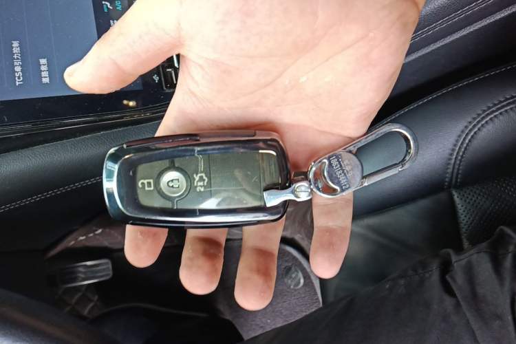 Used Ford Taurus 2019 EcoBoost 245 Premium Edition Vehicle Key