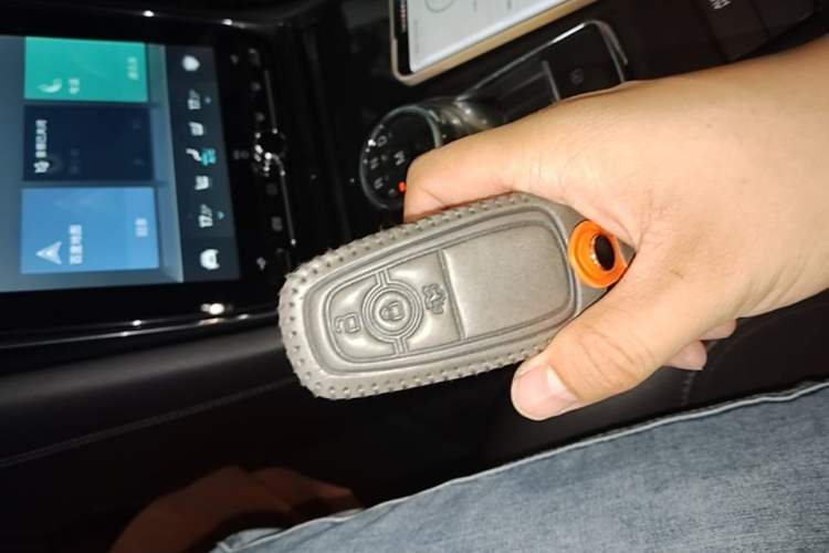 Used Ford Taurus 2019 EcoBoost 245 Comfort Edition Vehicle Key