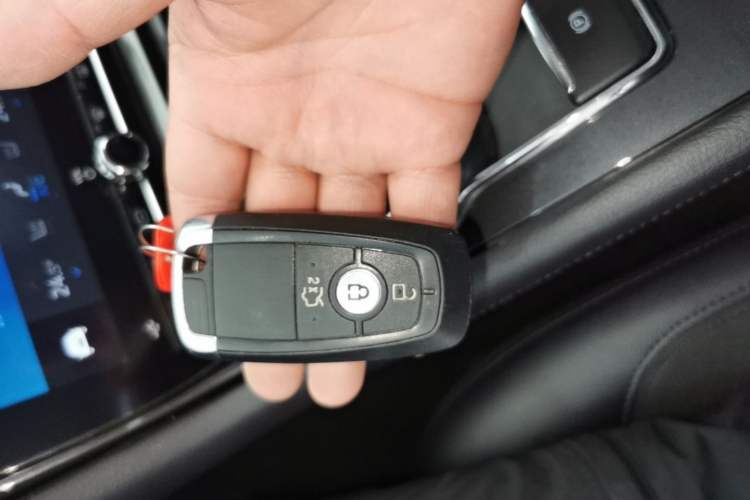 Used Ford Taurus 2019 EcoBoost 245 Comfort Edition Vehicle Key