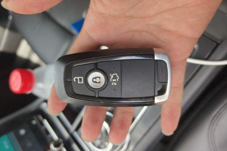 Used Ford Taurus 2019 EcoBoost 245 Premium Edition Vehicle Key