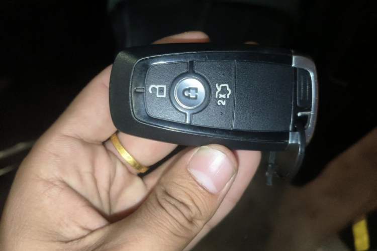 Used Ford Taurus 2019 EcoBoost 245 Premium Edition Vehicle Key