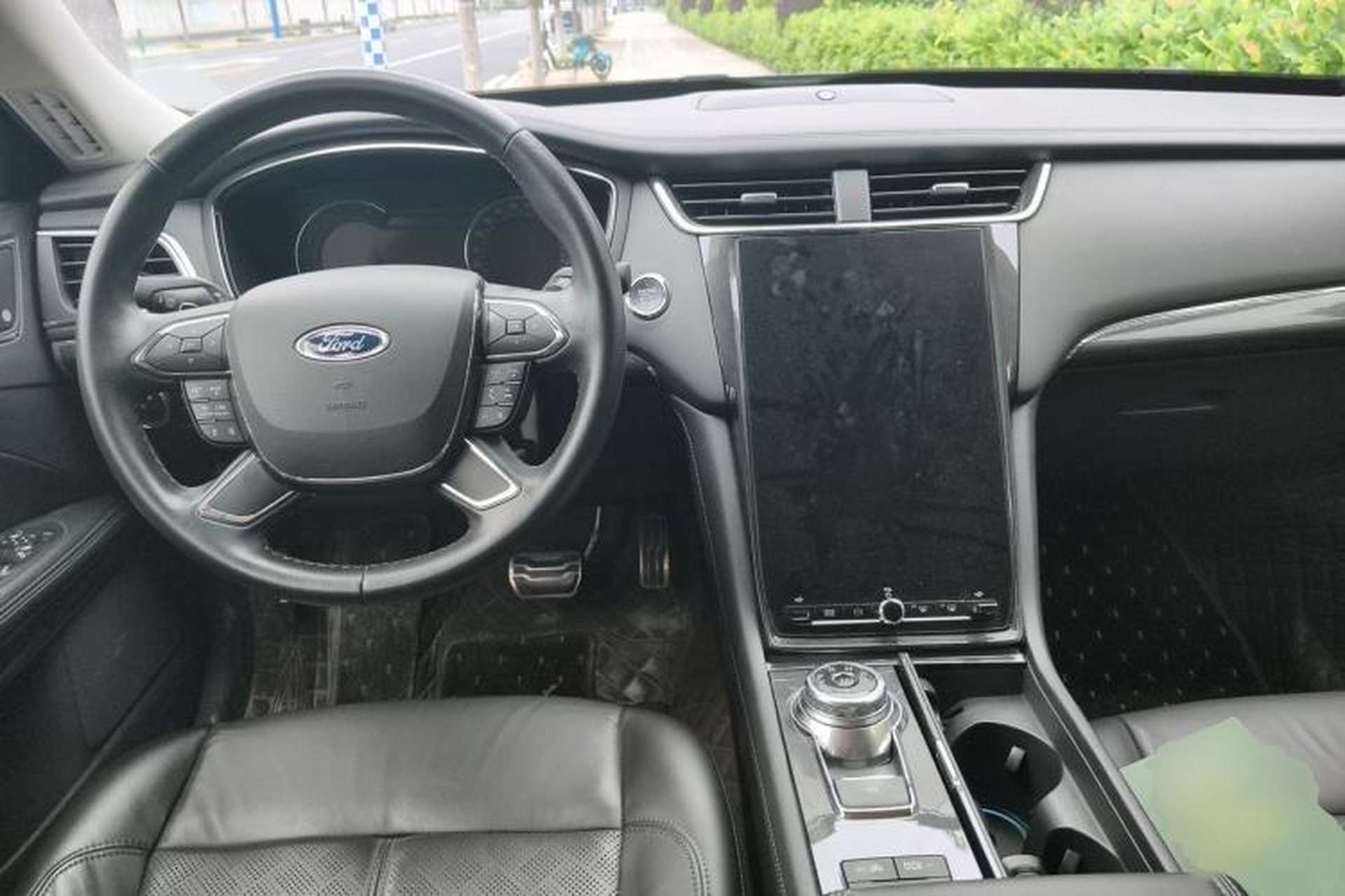 Used Ford Taurus 2019 EcoBoost 245 Premium Edition Center Console