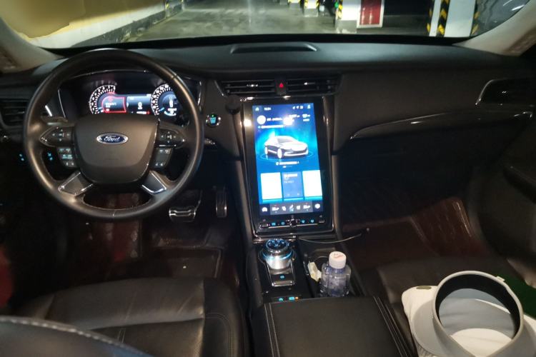 Used Ford Taurus 2019 EcoBoost 245 Premium Edition Center Console