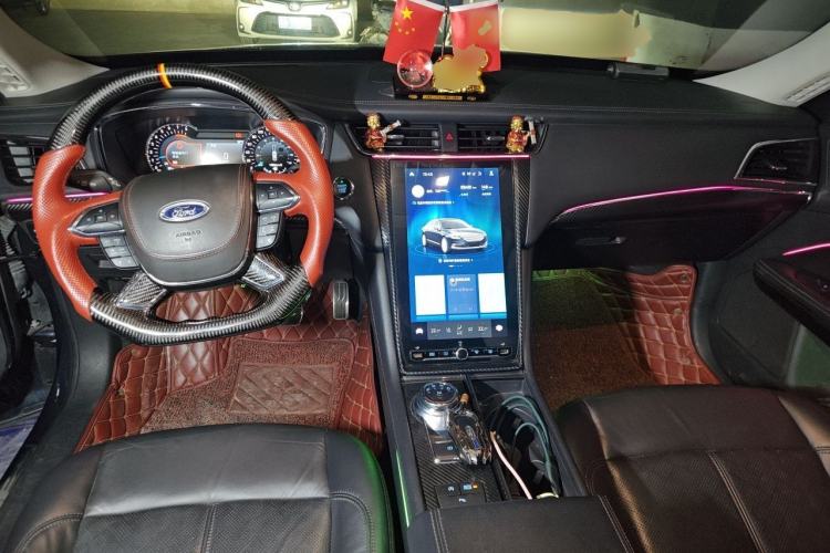 Used Ford Taurus 2019 EcoBoost 245 Premium Edition Center Console