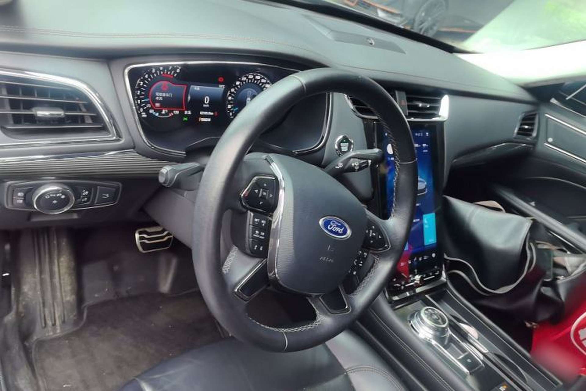 Used Ford Taurus 2019 EcoBoost 245 Premium Edition Center Console