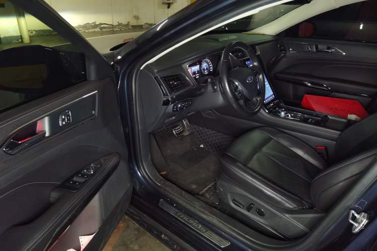 Used Ford Taurus 2019 EcoBoost 245 Premium Edition Driver Seat