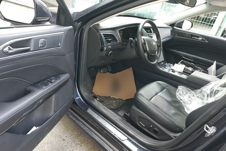 Used Ford Taurus 2019 EcoBoost 245 Premium Edition Driver Seat