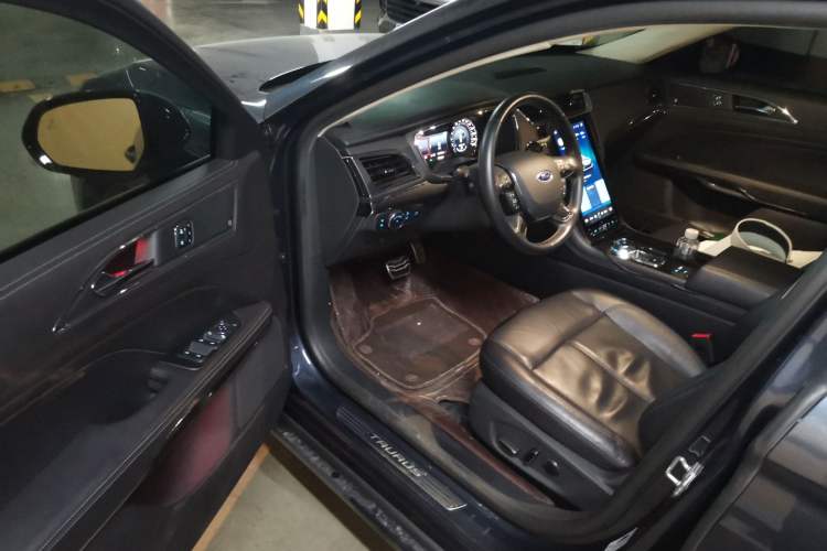 Used Ford Taurus 2019 EcoBoost 245 Premium Edition Driver Seat