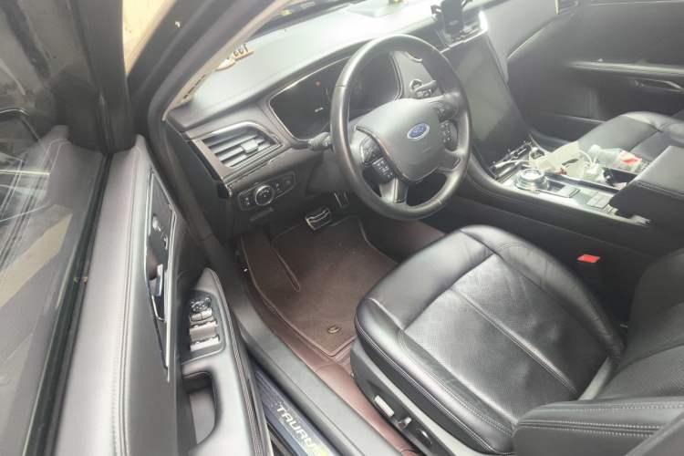Used Ford Taurus 2019 EcoBoost 245 Premium Edition Driver Seat