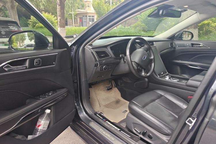 Used Ford Taurus 2019 EcoBoost 245 Premium Edition Driver Seat