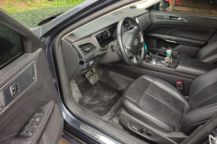 Used Ford Taurus 2019 EcoBoost 245 Premium Edition Driver Seat