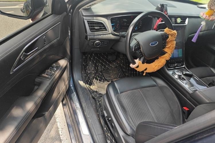Used Ford Taurus 2019 EcoBoost 245 Comfort Edition Driver Seat