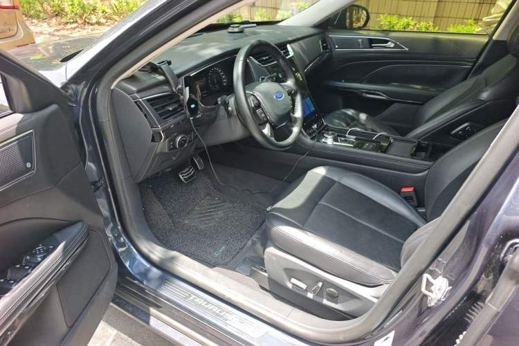 Used Ford Taurus 2019 EcoBoost 245 Premium Edition Driver Seat