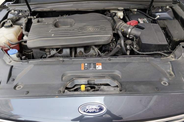 Used Ford Taurus 2019 EcoBoost 245 Premium Edition Engine Bay