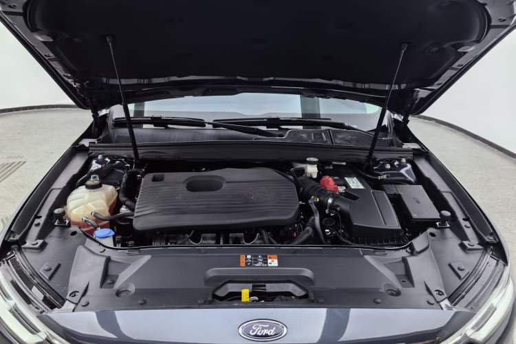Used Ford Taurus 2019 EcoBoost 245 Premium Edition Engine Bay