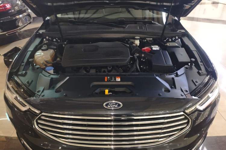 Used Ford Taurus 2019 EcoBoost 245 Premium Edition Engine Bay