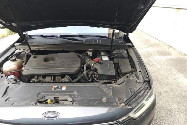 Used Ford Taurus 2019 EcoBoost 245 Premium Edition Engine Bay Left