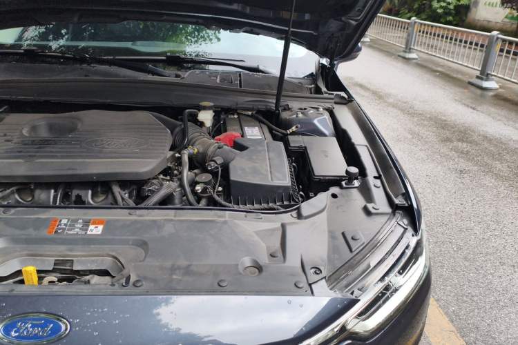 Used Ford Taurus 2019 EcoBoost 245 Premium Edition Engine Bay Left
